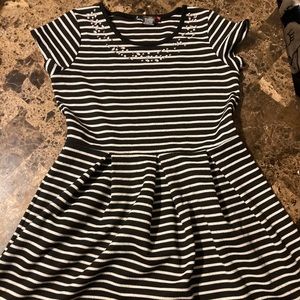 Striped girls dress bran new size 10/12